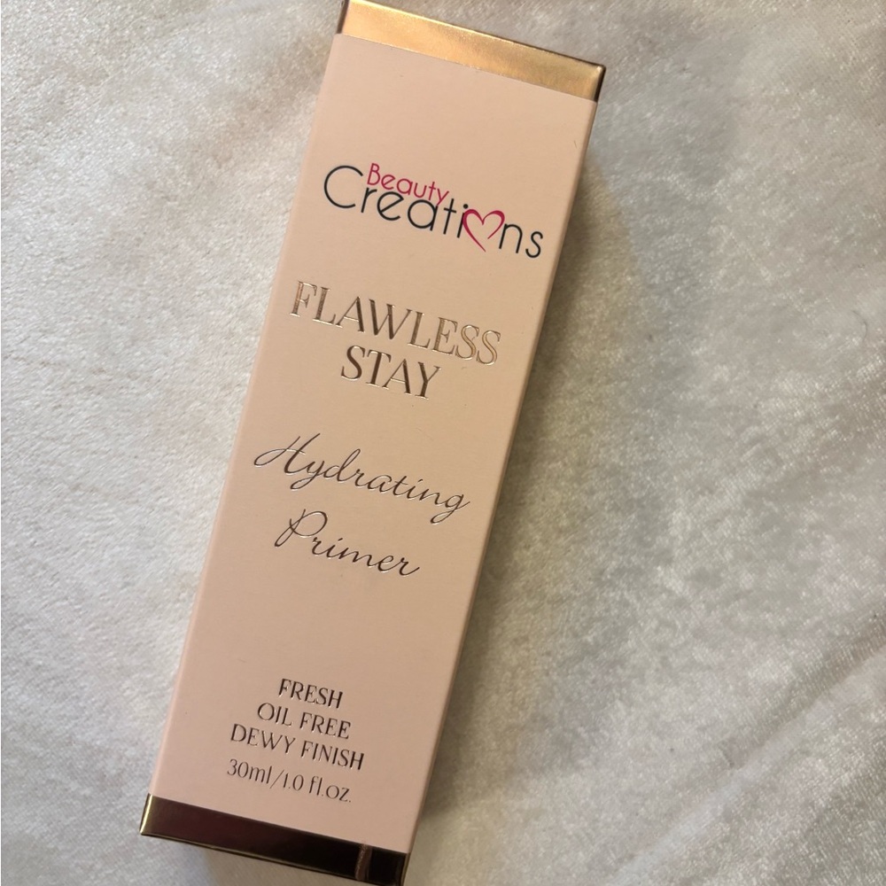Beauty Creations Flawless Stay Hydrating Primer - Cream and Gold